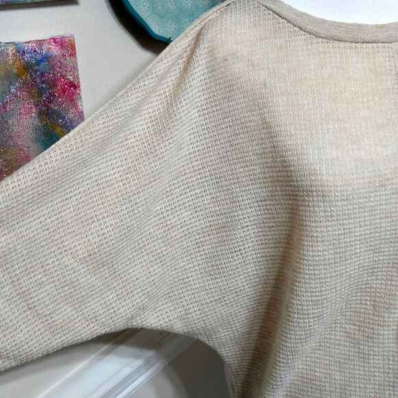 NWOT! Lightweight Knit Top - Picture 7 of 14